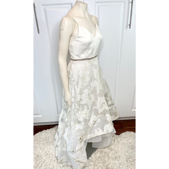 Bronx and Banco Alexia High-low Beaded Reception Gown in Ivory & Gold Medium - Picture 10 of 17